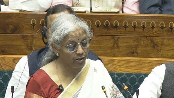 union budget 2025: మిడిల్ క్లాస్ ఫ్యామిలీస్ కు వరాలు ఇవే..