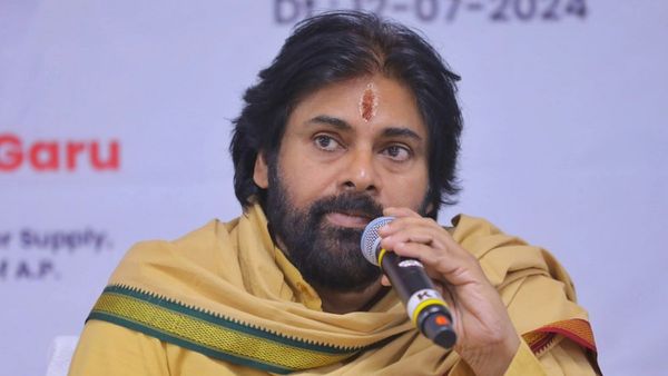  చంద్రబాబు సన్నిహితురాలకు పవన్ కల్యాణ్ స్ట్రాంగ్ కౌంటర్