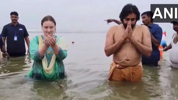 Maha Kumbh: కుంభమేళాలో పవన్- భార్య లెజ్నెవా, కొడుకు అకీరాతో పుణ్యస్నానం..!