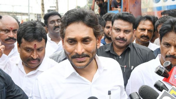 జగన్ పై ఆ కేసు పెట్టి జైలుకు పంపండి: ఏపీ మంత్రి డిమాండ్!