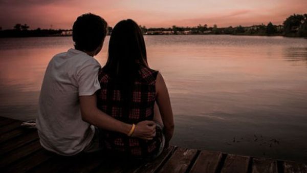 Illicit Relationship: ప్రేమలో పడిన ఐదుగురు పిల్లల తల్లి.. ప్రేమికుల రోజున భర్త సూసైడ్