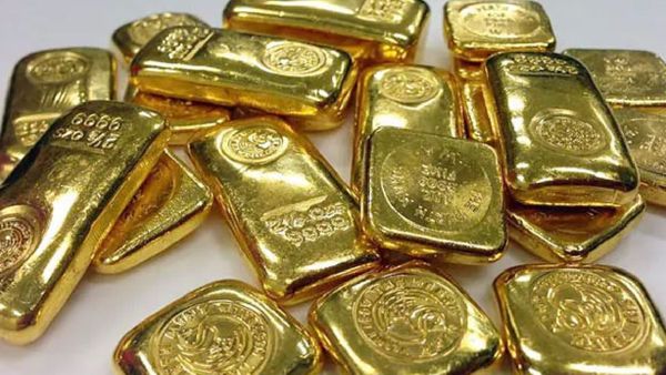 Gold Bars: వినియోగదారులకు భారీ షాక్.. బంగారం అమ్మకాలు నిలిపివేత