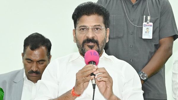 రేవంత్ అనూహ్య నిర్ణయం - కీలక మలుపు..!!