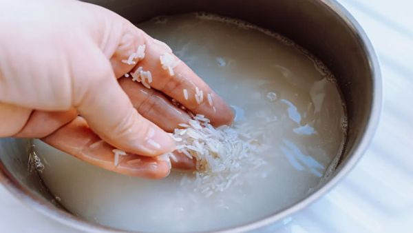 బియ్యం కడిగిన నీళ్ళతో చర్మ సౌందర్యమే కాదు ఆరోగ్యం కూడా.. పారబోయొద్దు!