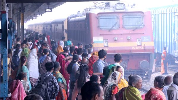 లింగంపల్లి, గుంటూరు, విశాఖ రైలు ప్రయాణికులకు అలర్ట్..!