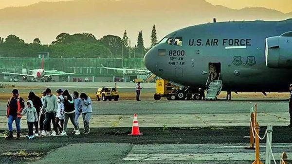 అమెరికా నుంచి తరలివచ్చిన అక్రమ వలసదారులు: తెలుగువాళ్లూ ఉన్నారన్నారు గానీ