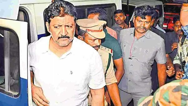 వంశీ భవితవ్యం తేల్చబోతున్న విజయవాడ కోర్టు..! రెండు తీర్పులు..!