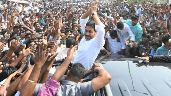 జగన్ కు భద్రత తగ్గింపు వెనుక..!!