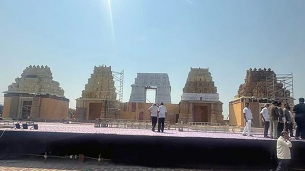 రాజధాని అమరావతిలో చురుగ్గా ఏర్పాట్లు: ఎల్లుండే