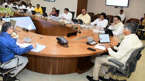 చంద్రబాబు మార్క్ నిర్ణయాలు - భారీ మార్పులు..!!