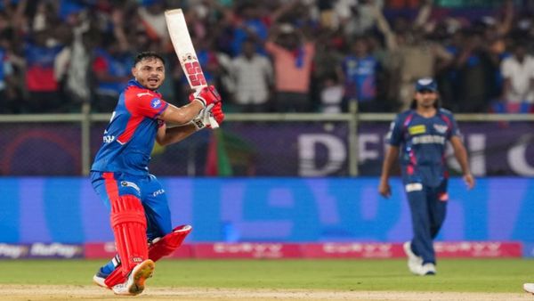 వైజాగ్‌ పిచ్ అంటే.. ఊపొస్తుందతనికి: వెనుకా ముందు చూడడు