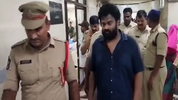 ఉత్కంఠకు తెర.. కోర్టు షాక్ తో జైలులో లొంగిపోయిన బోరుగడ్డ అనిల్!