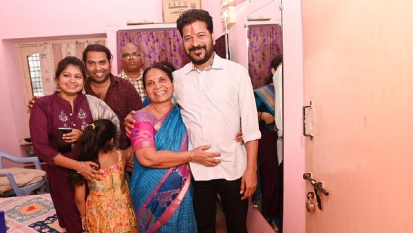 రేవంత్ ఎమోషనల్ హోమ్ కమింగ్- ఈ అద్దె ఇంట్లో 12 ఏళ్లు గడిపిన సీఎం