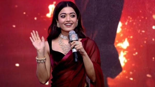 రష్మికతో మాట్లాడాలంటే  ఇబ్బందిగా ఫీల్ అయ్యా..!