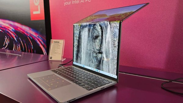 ప్రపంచంలోనే ఫస్ట్ టైమ్.. 'సోలార్' ల్యాప్‌టాప్‌ లాంఛ్ చేసిన లెనోవో