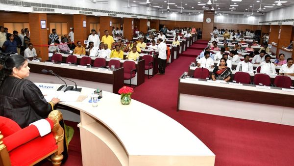 వైసీపీ దూకుడుకు వైజాగ్ లో బ్రేక్ ? కూటమి తాజా ప్లాన్..!