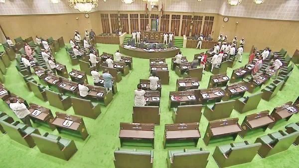 వామ్మో.. తెలంగాణ ఎమ్మెల్యేల జీతం తెలిస్తే షాక్..! సంచలన సర్వే బయటకు..