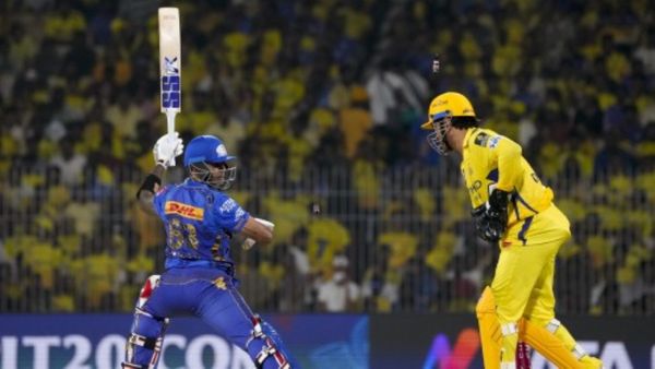 MS Dhoni: ఎంఎస్ ధోని మ్యాజిక్.. రెప్పపాటులో సూర్య కుమార్ యాదవ్ ఔట్!(వీడియో)