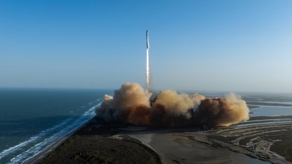 SpaceX Starship: అంతరిక్షంలో పేలిపోయిన స్పేస్ ఎక్స్ స్టార్ షిప్-భూమిపైకి శకలాలు..!