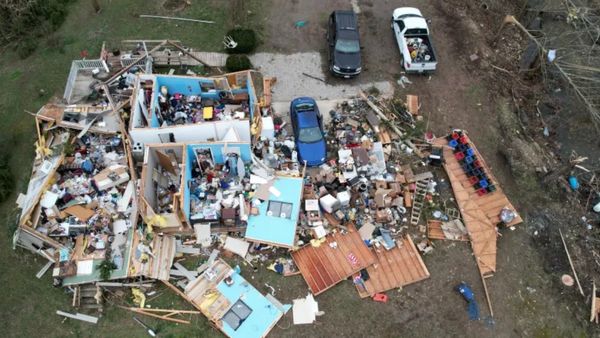 మొన్న కార్చిచ్చు, నేడు తుఫాను.. మరోసారి ప్రకృతి ప్రకోపానికి అమెరికా విలవిల.. 34 మంది మృతి