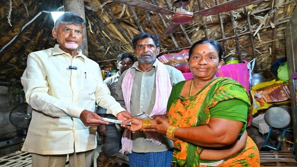  పెన్షన్ల పంపిణీ వేళ ప్రభుత్వం కీలక నిర్ణయం- మార్గదర్శకాలు..!!
