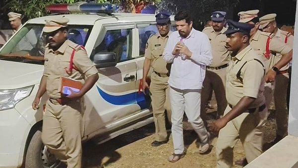 పోసానికి మరో షాక్- పీటీ వారెంట్లతో జైలుకు మూడు జిల్లాల పోలీసులు..!