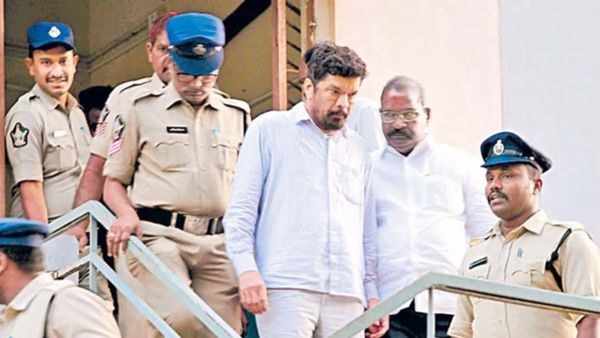 ఎట్టకేలకు పోసాని కృష్ణమురళికి విముక్తి- గుంటూరు జైలు నుంచి ..!