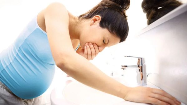 గర్భధారణ సమయంలో వాంతులు ఎందుకు అవుతాయో తెలుసా..?