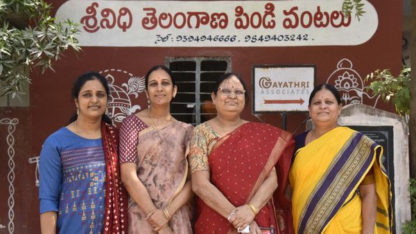 Women's day 2025: శ్రీనిధి తెలంగాణా పిండివంటలు.. గరిటె తిప్పే చేతులు సాధించిన విజయం!