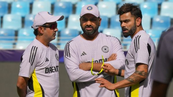 నువ్వు టీమ్‌లో ఉండవ్‌..ఆ ప్లేయర్‌కు తేల్చి చెప్పిన రోహిత్ శర్మ..!