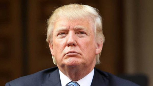 మళ్ళీ షాకిస్తున్న ట్రంప్... వారి గ్రీన్ కార్డుల ప్రాసెసింగ్ నిలిపివేత!