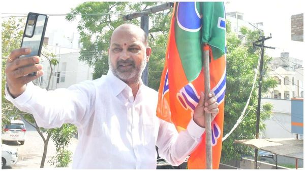 రబ్బర్ స్టాంప్ పాలన! ఆ 3 పార్టీలపై బండి సంజయ్ ఘాటు వ్యాఖ్యలు