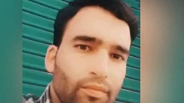 ఉగ్రదాడి వేళ మానవత్వం- హిందూ టూరిస్టుల్ని కాపాడి ప్రాణాలు కోల్పోయిన ముస్లిం..!