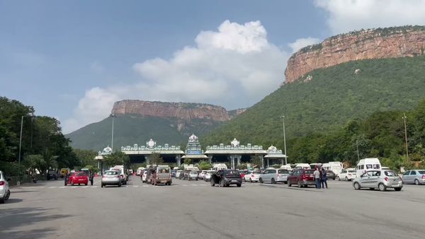 TTD: అలిపిరిలోనే వసతి, కౌంటర్లు- ఇక బస్సుల్లోనే కొండపైకి, లైన్ క్లియర్..!!