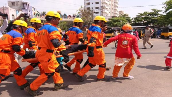 ఏపీలో తుఫాన్, వరద ప్రాంతాల్లో `ముందస్తు` సన్నాహాలు