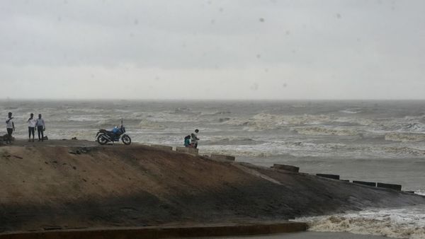 బంగాళాఖాతంలో బలపడ్డ `ఆవర్తనం`- ఏపీలో వర్షాలు