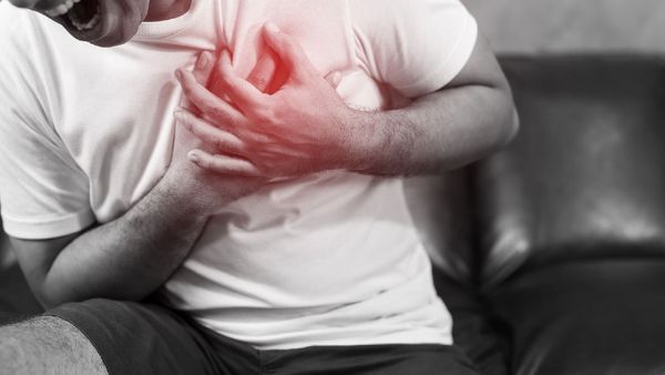 ఛాతీలో మంటను తేలిగ్గా తీసుకుంటున్నారా? ఇది ఎంత డేంజరో తెలుసా?