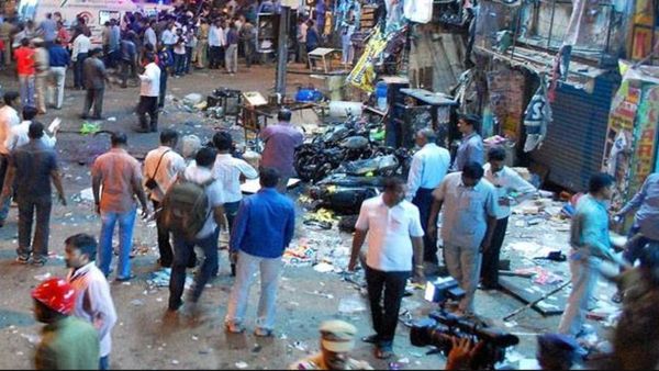 దిల్‌సుఖ్‌నగర్ బాంబు పేలుడు కేసులో అనూహ్య మలుపు- హైకోర్టులో