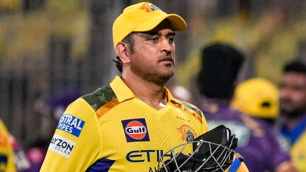 ధోనీకి చీవాట్లు పెట్టిన స్టార్ హీరో- అవి గానీ వింటే?