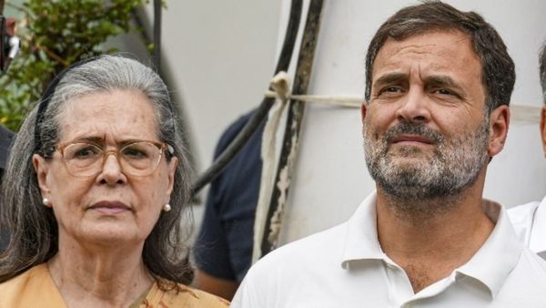 నేషనల్ హెరాల్డ్ కేసుది చిన్న కథ కాదే: దొరికేట్టున్నారు