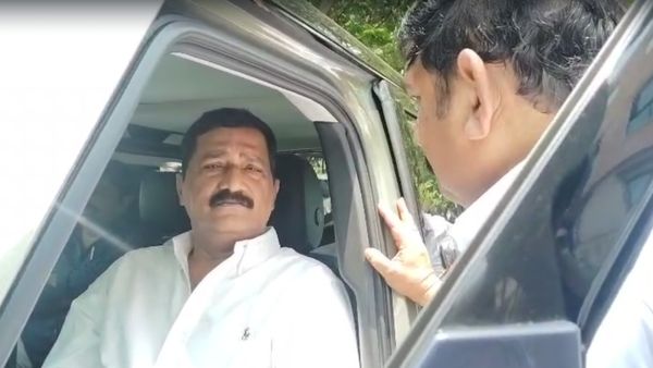 మీ పెత్తనం ఏంటి..? గంటా, విష్ణు కుమార్ రాజు మధ్య మాటల యుద్ధం