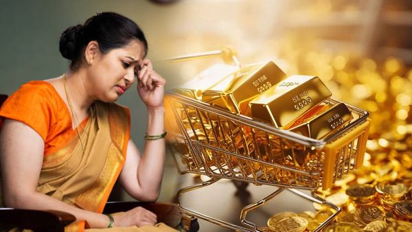 బంగారం కొనాలంటే ఆస్తులు అమ్మాల్సిందే.. తులం బంగారం అక్షరాల లక్ష ..!