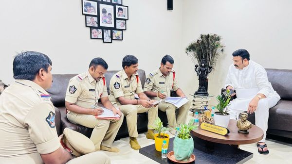 ఉండి కోసం రఘురామ మరో ప్రయత్నం-పోలీసులతో చర్చలు..!