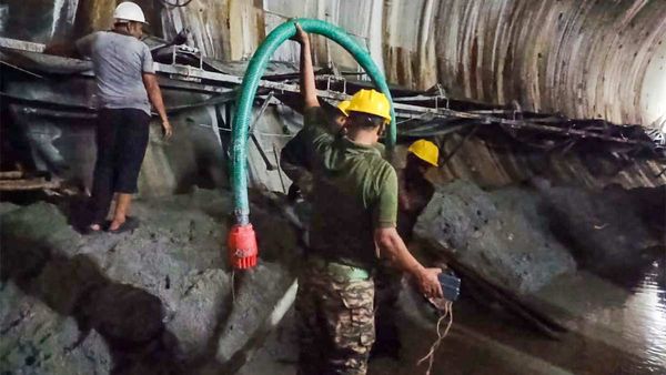 SLBC టన్నెల్​లో ఇంకా కొనసాగుతున్న ఆపరేషన్.. రోబోలు మా వల్ల కాదన్నాయా?