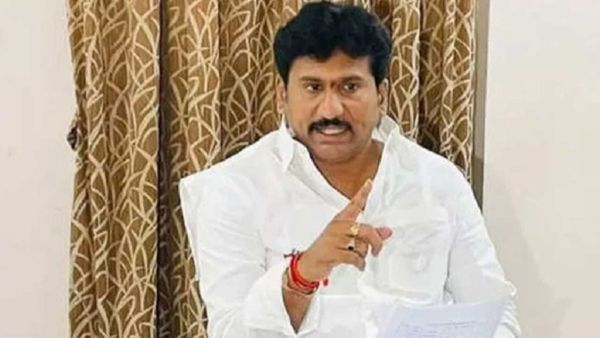ఇచ్చిపడేసిన తోపుదుర్తి- మాస్ వార్నింగ్