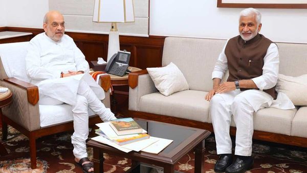 మళ్లీ రాజ్యసభకు సాయిరెడ్డి - నిర్ణయం మార్పు, పార్టీ ఫిక్స్..!!