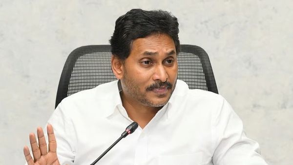 నేనే వస్తా- వైఎస్ జగన్ ఫోన్: పరిటాల `కోట`కు