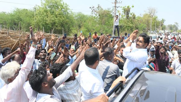 మళ్లీ జనంలోకి జగన్..