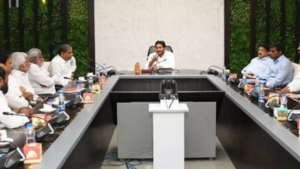 వక్ఫ్ బిల్లులో వైసీపీ ఎంపీ క్రాస్ ఓటింగ్ - బీజేపీ గేమ్..!?