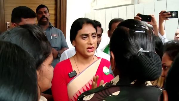 షర్మిల హౌస్ అరెస్ట్: లా అండ్ ఆర్డర్ ప్రాబ్లమ్